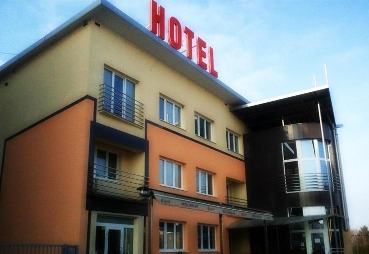 Hotel Hokejka Prievidza Exterior foto